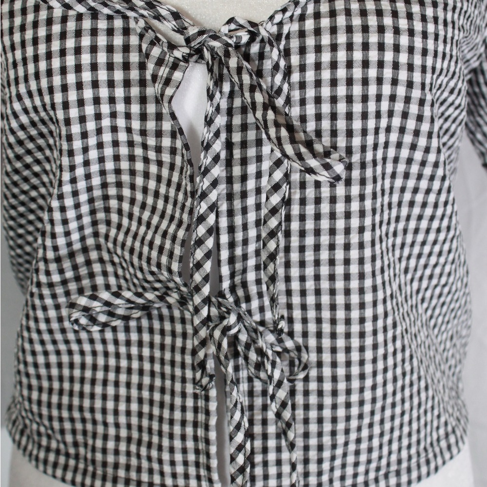 New Look Black & White Gingham Tie-Front Crop Top - Picture 3 of 7